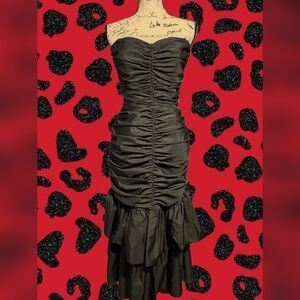 Union Made Vintage Black Strapless Sweetheart Ruched Gown